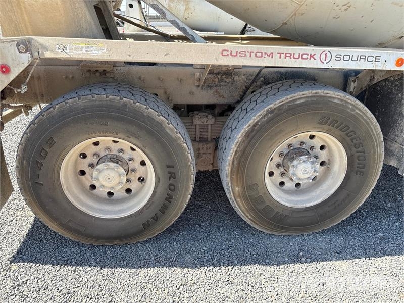 Freightliner 114SD 6x4 Mixer Truck Camiões de betão