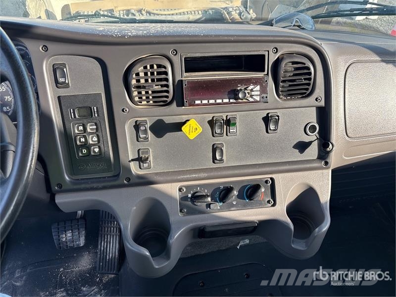 Freightliner 114SD 6x4 Mixer Truck Betonvedēji