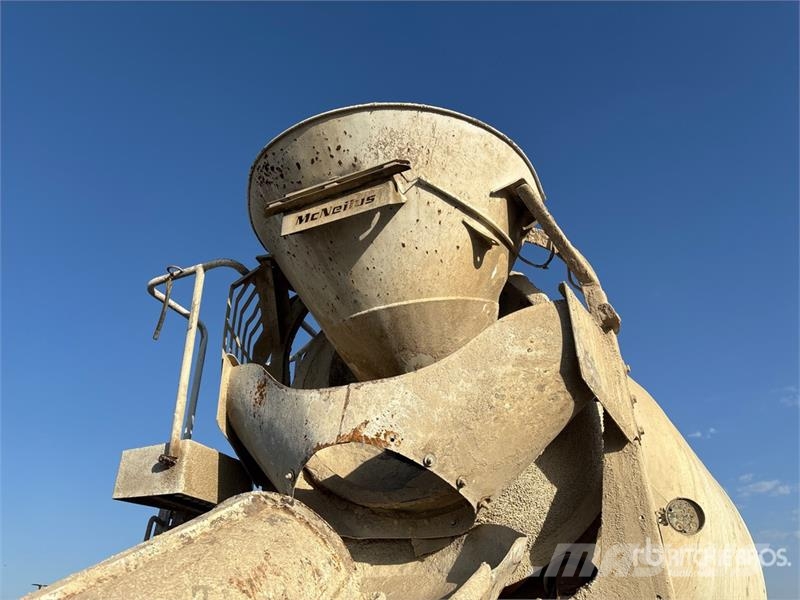 Freightliner 114SD 6x4 Mixer Truck Betonvedēji