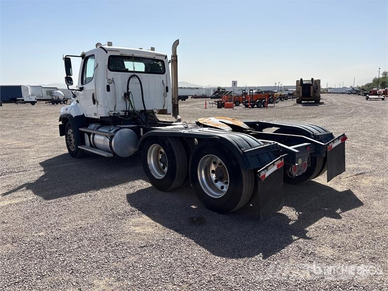 Freightliner 114SD 6x4 T/A Day Cab Truck Tractor Vlačilci