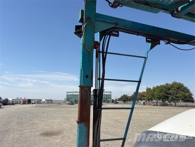 Freightliner 114SD 6x4 Car Carrier Truck Transport vehicles