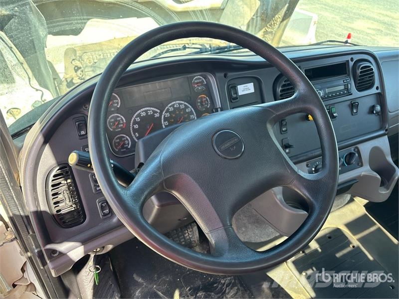 Freightliner 114SD 6x4 Mixer Truck Camiões de betão