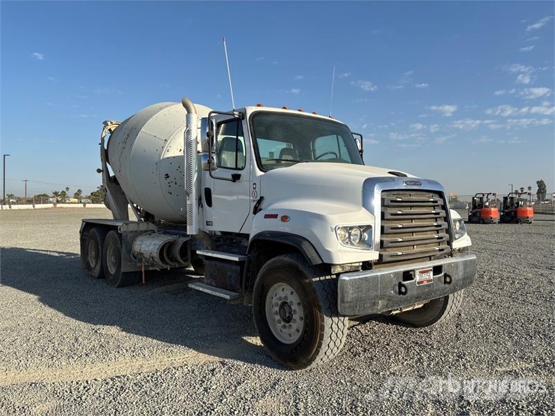 Freightliner 114SD 6x4 Mixer Truck Betonvedēji