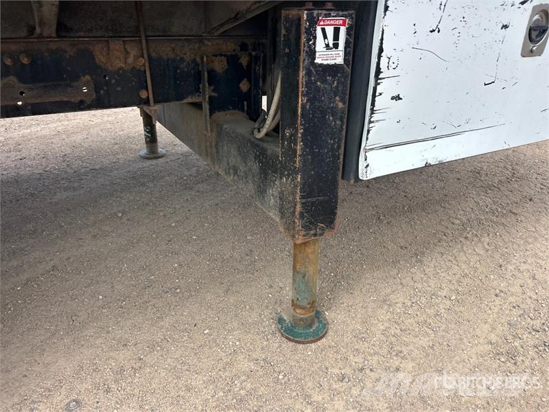 Freightliner 455 8 ton Straight Boom on Freightliner FL80 4x2 B Kranbilar