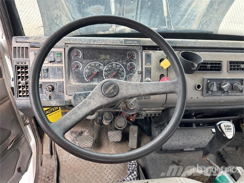 Freightliner 455 8 ton Straight Boom on Freightliner FL80 4x2 B Kranbilar