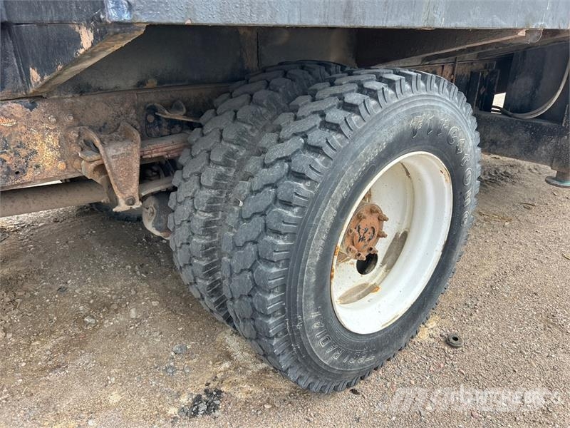 Freightliner 455 8 ton Straight Boom on Freightliner FL80 4x2 B Kranbilar