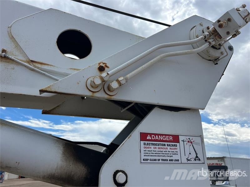 Freightliner 455 8 ton Straight Boom on Freightliner FL80 4x2 B Kranbilar