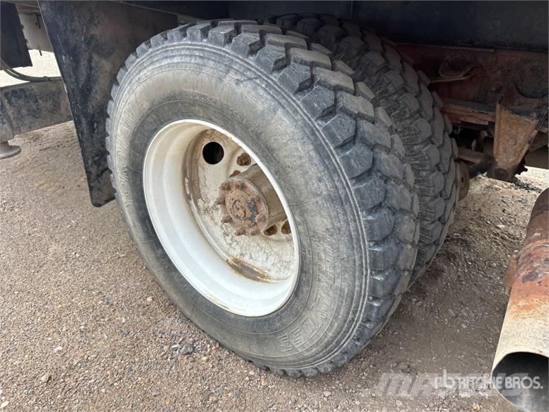 Freightliner 455 8 ton Straight Boom on Freightliner FL80 4x2 B Kranbilar
