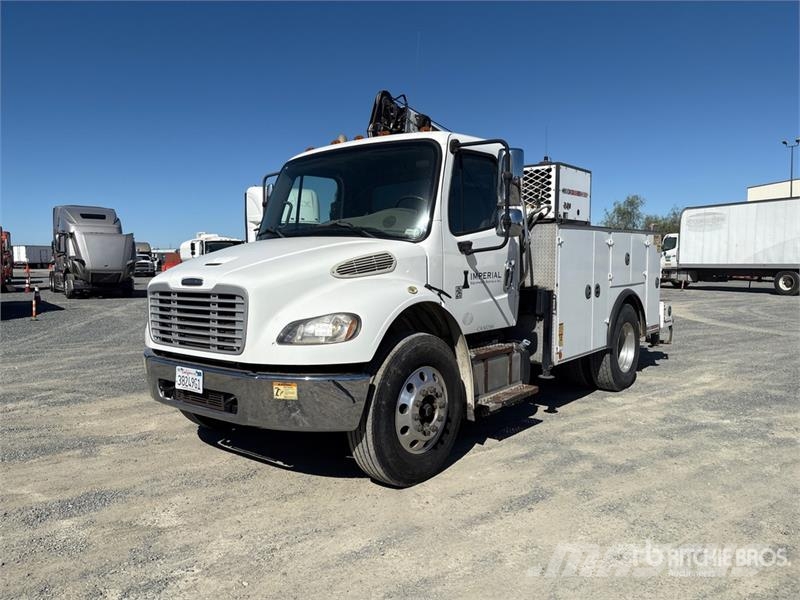 Freightliner 4x2 Service Truck Municipal / general purpose vehicles
