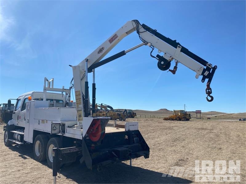 Freightliner 5200R 8100 lb Knuckle Boom on Freightliner 108SD 1 Truck mounted cranes