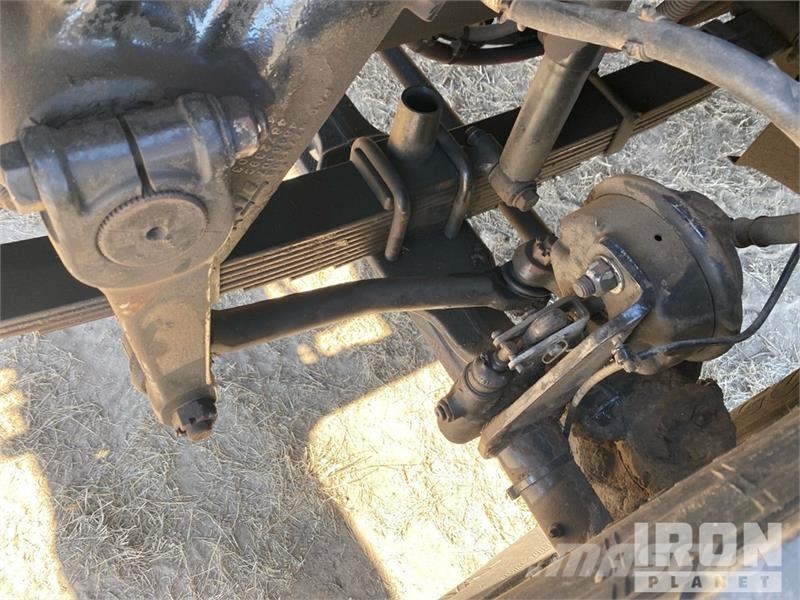 Freightliner 5200R 8100 lb Knuckle Boom on Freightliner 108SD 1 Truck mounted cranes