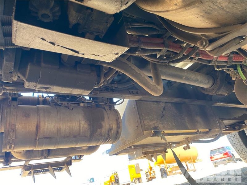 Freightliner 5200R 8100 lb Knuckle Boom on Freightliner 108SD 1 Truck mounted cranes