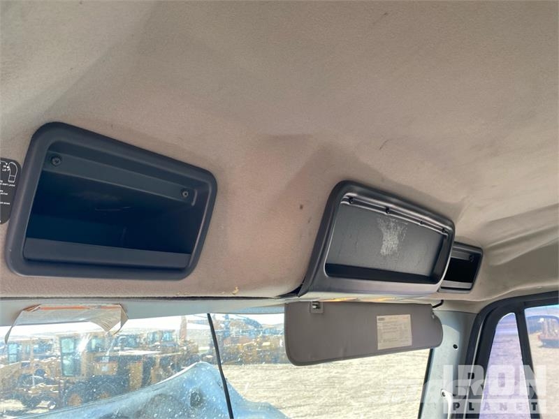 Freightliner 5200R 8100 lb Knuckle Boom on Freightliner 108SD 1 Truck mounted cranes