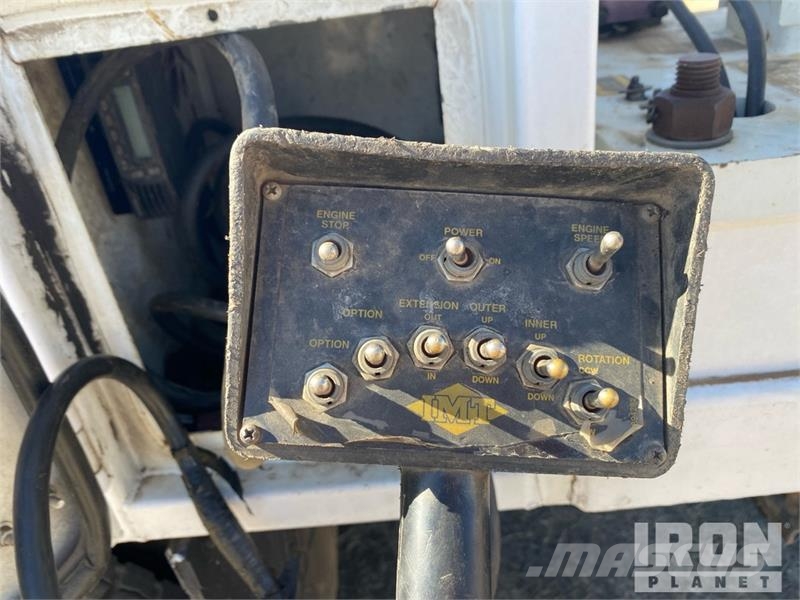 Freightliner 5200R 8100 lb Knuckle Boom on Freightliner 108SD 1 Truck mounted cranes