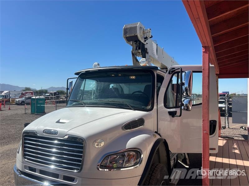 Freightliner 600E2 40000 lb Straight Boom on Freightliner M2 10 Autogru