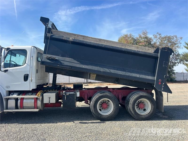 Freightliner 6x4 T/A Dump Truck Pašizgāzējs
