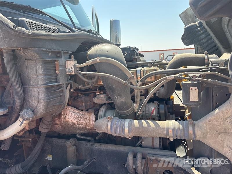 Freightliner 6x4 T/A Sleeper Truck Tractor Vilcēji