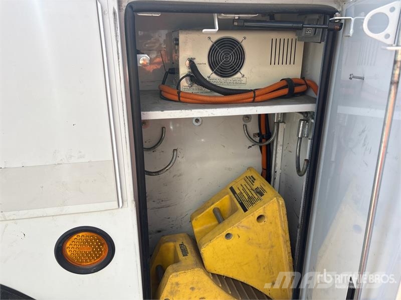 Freightliner Altec At37G 37 ft on Freightliner M2 4x2 Bucket T Camion nacelle