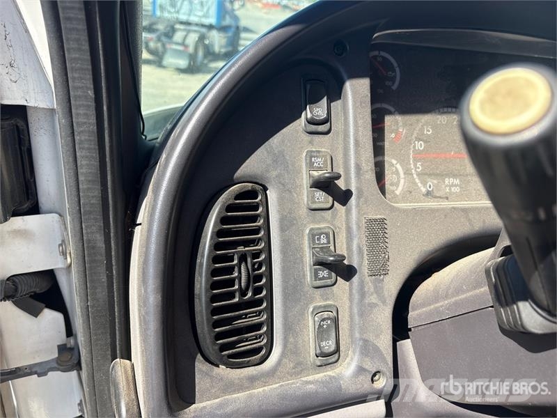 Freightliner Altec At37G 37 ft on Freightliner M2 4x2 Bucket T Camion nacelle
