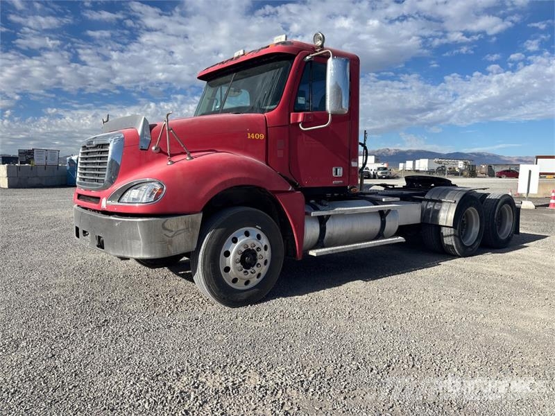 Freightliner C120 6x4 T/A Day Cab Truck Tractor Vilcēji