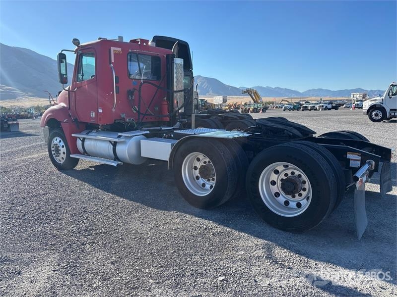 Freightliner C120 6x4 T/A Day Cab Truck Tractor وحدات الجر