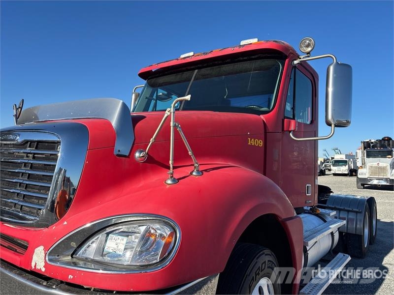 Freightliner C120 6x4 T/A Day Cab Truck Tractor وحدات الجر