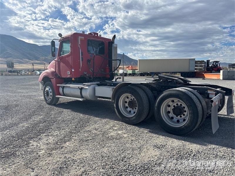 Freightliner C120 6x4 T/A Day Cab Truck Tractor Vilcēji