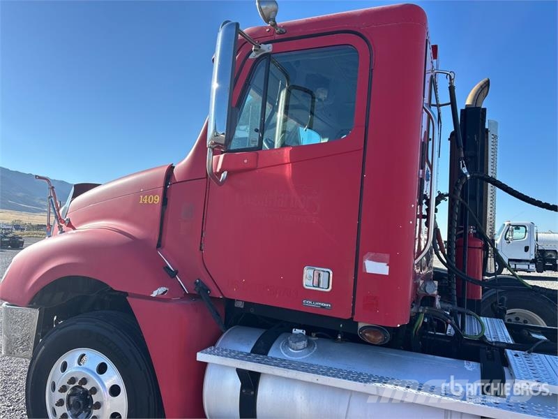 Freightliner C120 6x4 T/A Day Cab Truck Tractor وحدات الجر