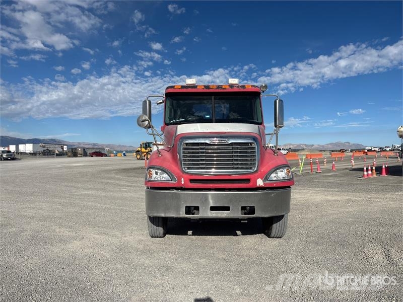 Freightliner C120 6x4 T/A Day Cab Truck Tractor Vilcēji