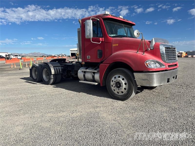 Freightliner C120 6x4 T/A Day Cab Truck Tractor Vilcēji