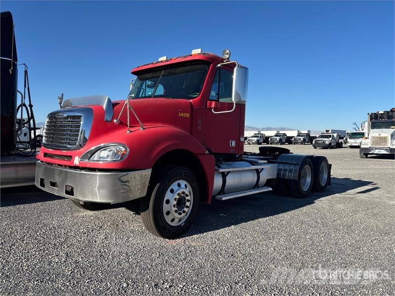 Freightliner C120 6x4 T/A Day Cab Truck Tractor وحدات الجر