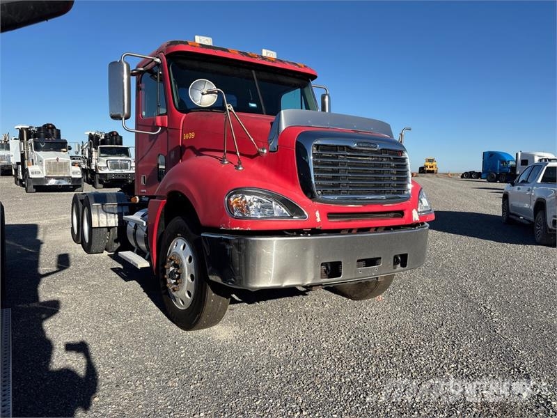 Freightliner C120 6x4 T/A Day Cab Truck Tractor وحدات الجر