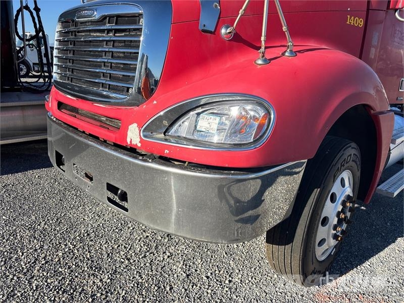 Freightliner C120 6x4 T/A Day Cab Truck Tractor وحدات الجر