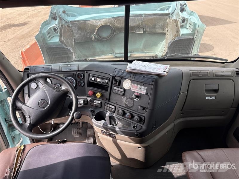 Freightliner Cascadia 113 Vilcēji
