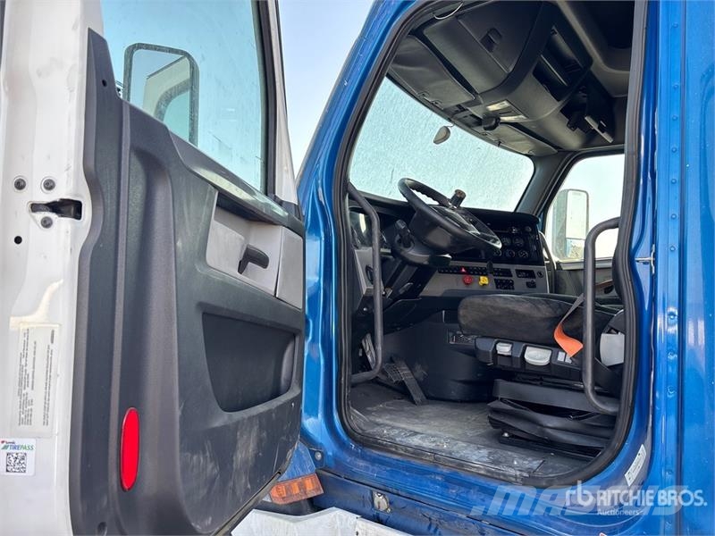 Freightliner Cascadia 126 Ťahače