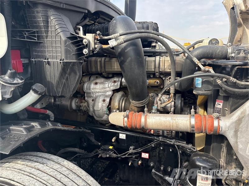 Freightliner Cascadia 6x4 T/A Sleeper Truck Tractor Влекачи