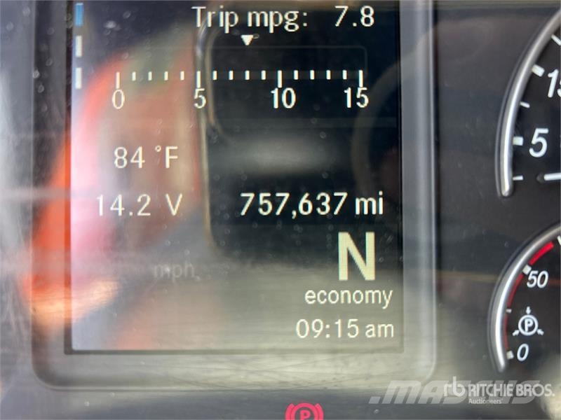 Freightliner Cascadia 126 6x4 T/A Sleeper Truck Tractor Prime Movers