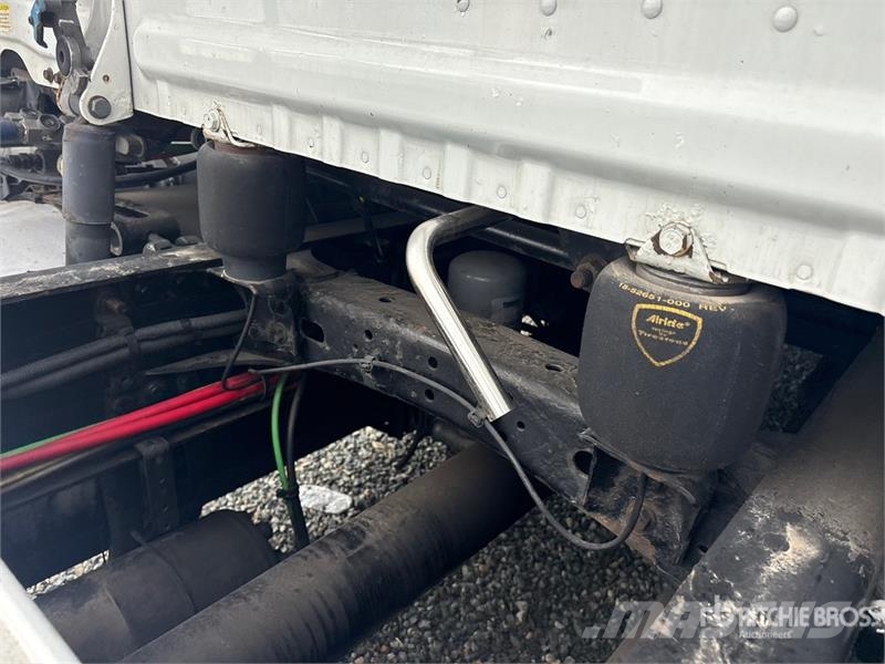 Freightliner Cascadia 125 6x4 T/A Sleeper Truck Tractor Vilcēji