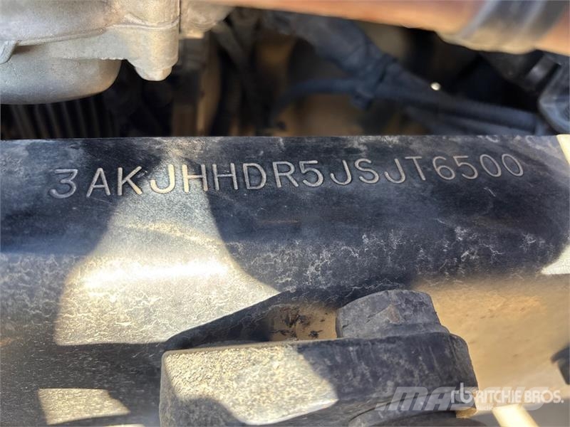 Freightliner Cascadia 126 6x4 T/A Sleeper Truck Tractor Седельные тягачи
