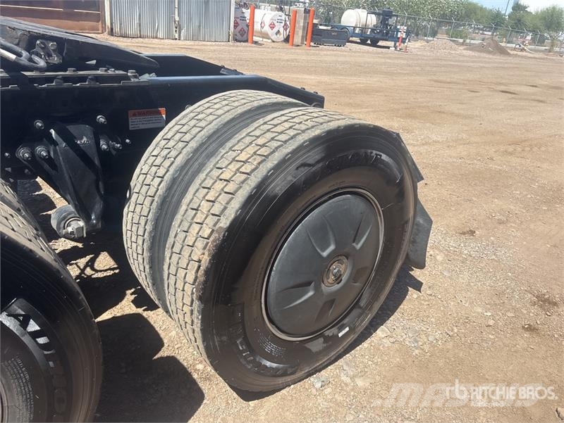 Freightliner Cascadia 126 6x4 T/A Sleeper Truck Tractor Motrici e Trattori Stradali