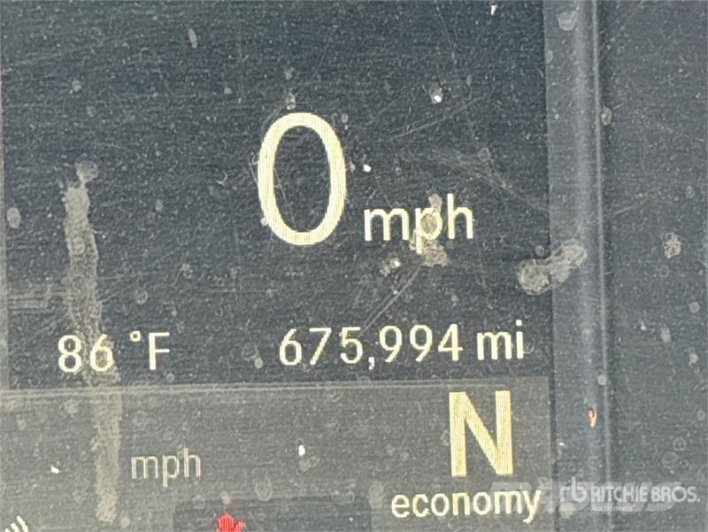 Freightliner Cascadia 126 6x4 T/A Sleeper Truck Tractor وحدات الجر