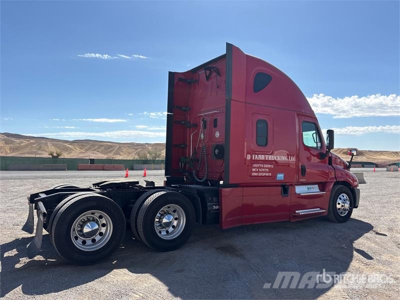 Freightliner Cascadia 125 6x4 T/A Sleeper Truck Tractor Sattelzugmaschinen