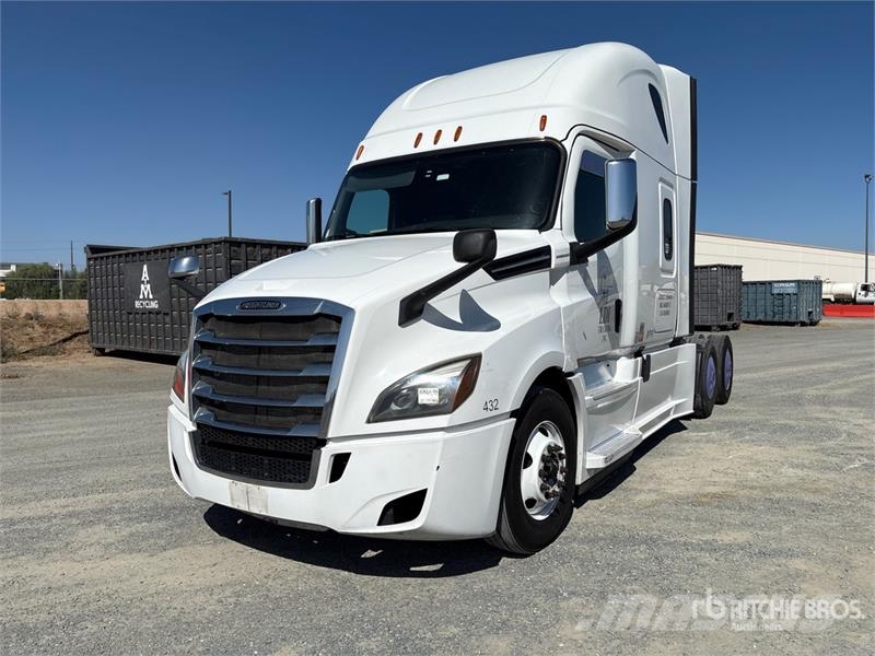 Freightliner Cascadia 126 6x4 T/A Sleeper Truck Tractor Nyergesvontatók