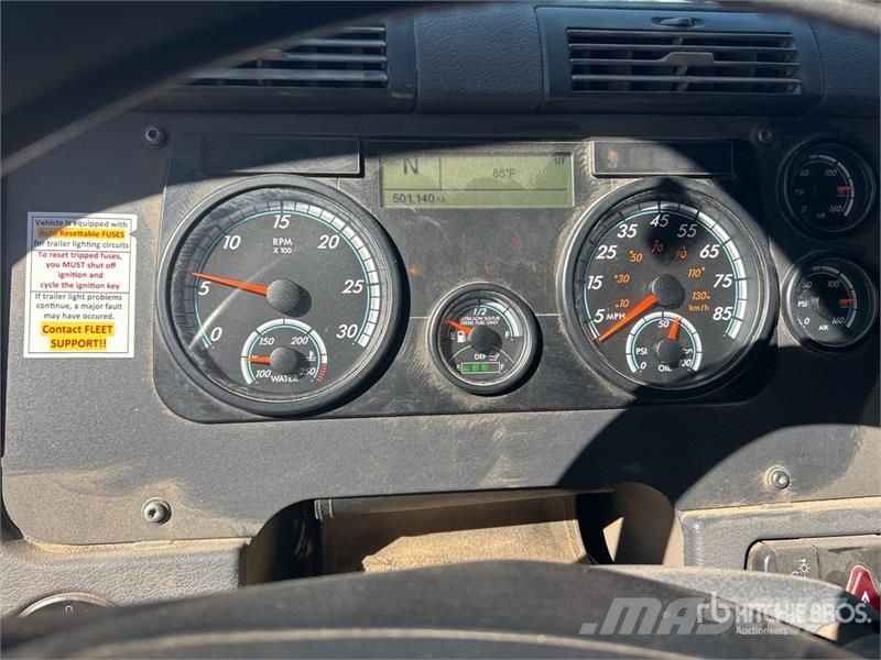 Freightliner Cascadia 125 6x4 T/A Dump Truck Camion benne