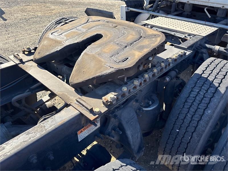 Freightliner Cascadia 126 6x4 T/A Sleeper Truck Tractor Седельные тягачи