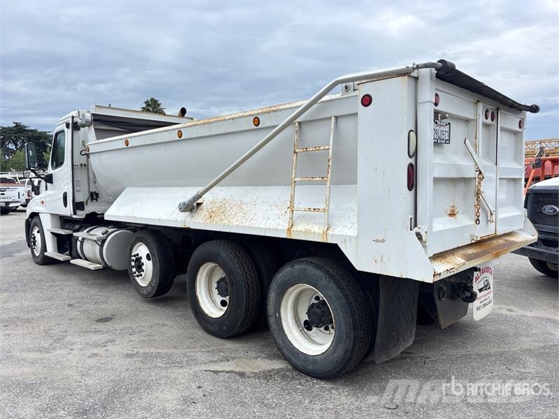 Freightliner Cascadia 125 8x4 Tri/A Dump Truck Самоскиди