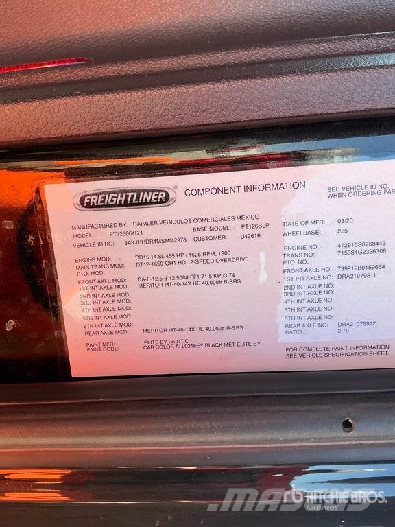 Freightliner Cascadia 126 6x4 T/A Sleeper Truck Tractor Truck Tractor Units