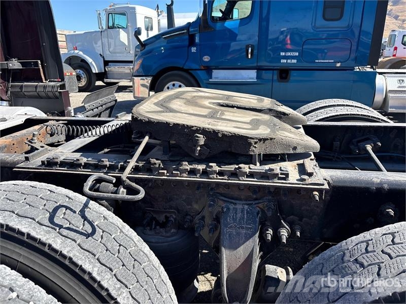 Freightliner Cascadia 125 6x4 T/A Sleeper Truck Tractor Tractor Units