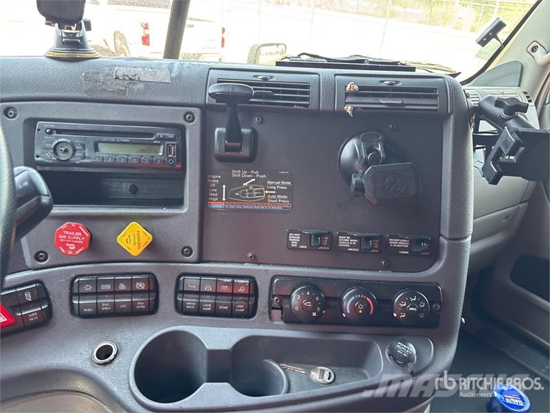 Freightliner Cascadia 125 6x4 T/A Sleeper Truck Tractor وحدات الجر