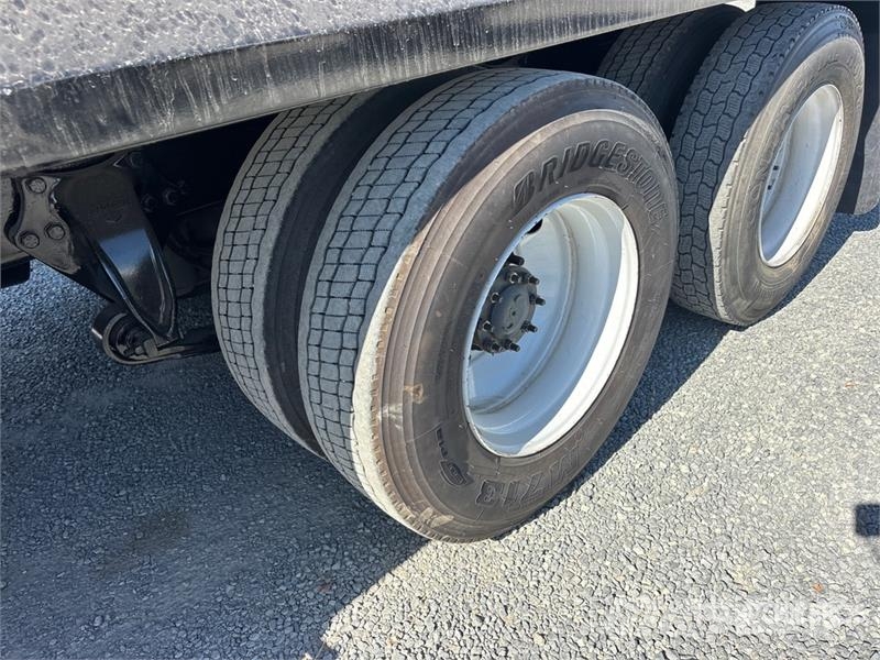 Freightliner Cascadia 126 Kipper